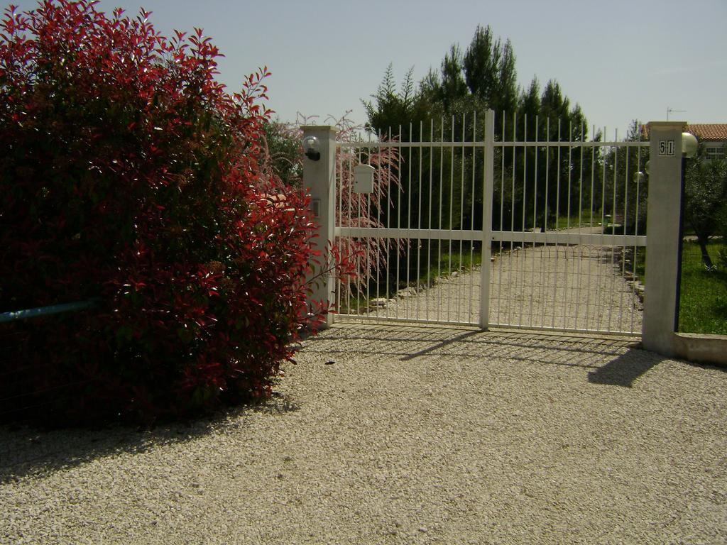B&B Villa Mediterranee Con Parking Space Trani Exterior foto