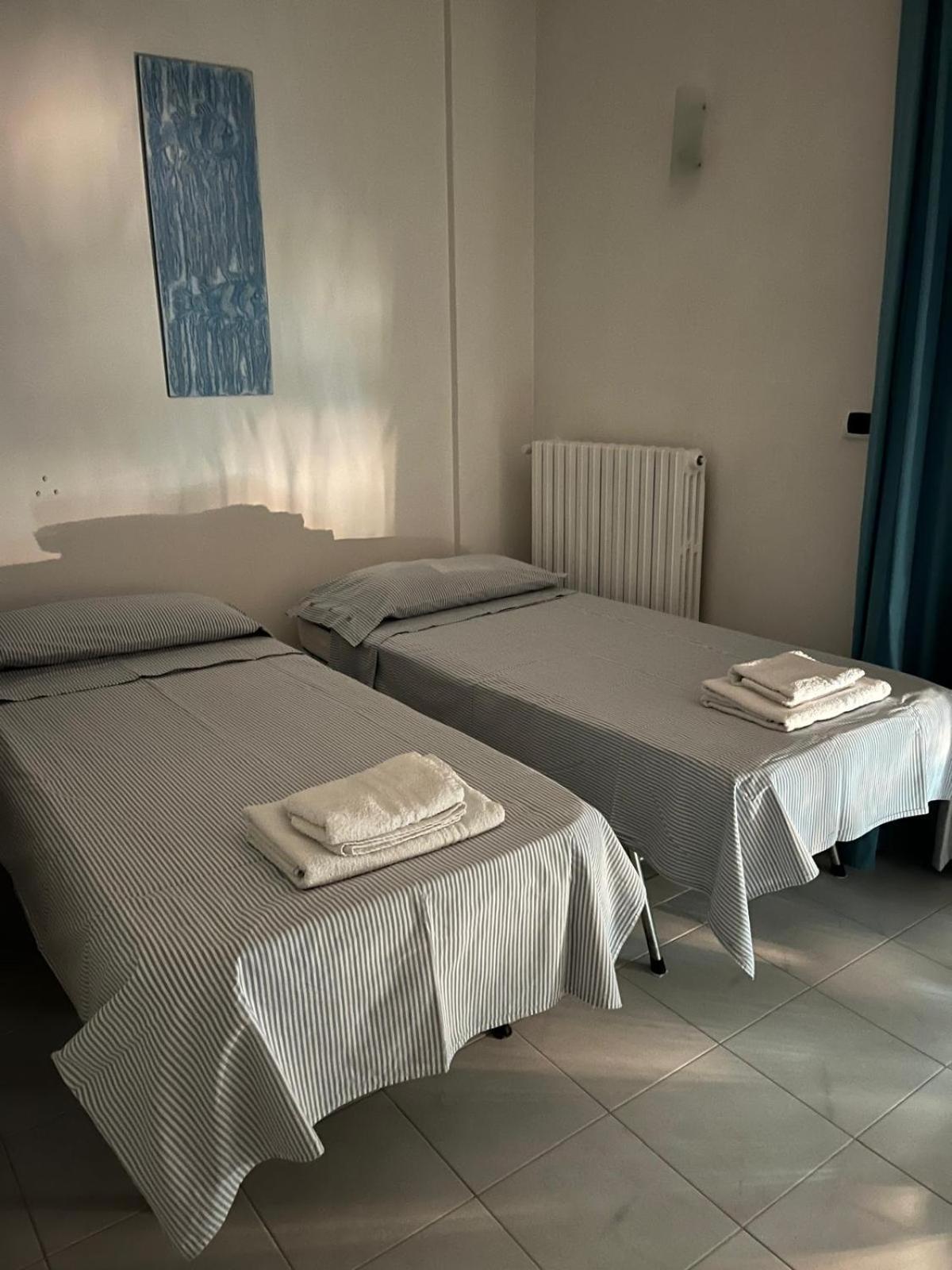 B&B Villa Mediterranee Con Parking Space Trani Exterior foto